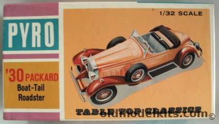 Pyro 1/32 1930 Packard Boat-Tail Roadster, C343-100 plastic model kit